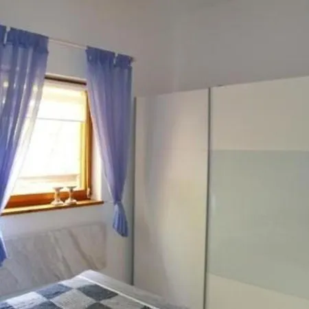 Apartman Gepflegte 2 Zimmerwohnung In *